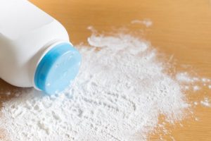 Ternyata Inilah Bahaya Bedak Tabur Untuk Bayi