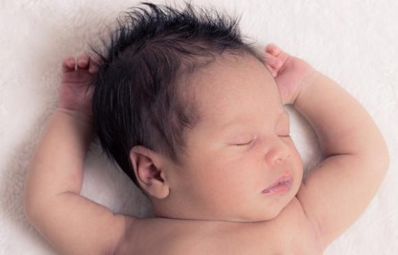 Fakta Rambut Bayi Baru Lahir